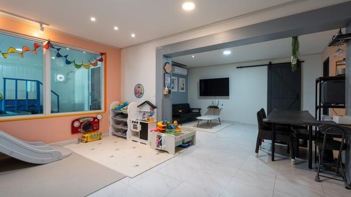 키즈 풀 하우스 대표 이미지